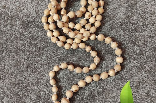 There are Many Benefits of Wearing Tulsi Garland, There Is Also A Connection With Mental Health